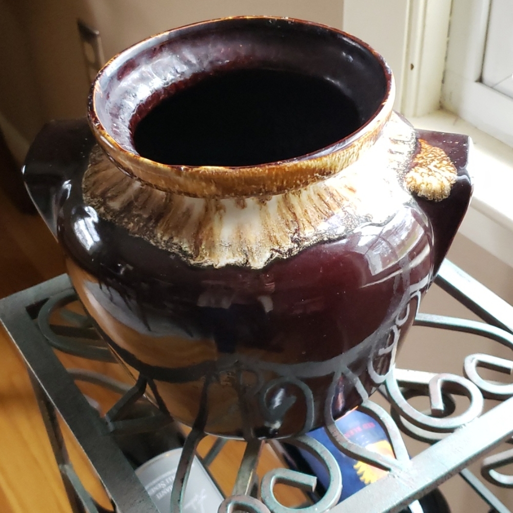 Roseville Drip Glaze Bean Pot